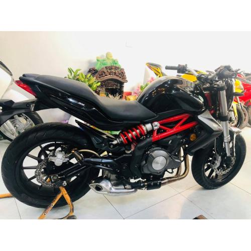 Benelli 302 đen huyền bí giá 5x triệu Benelli 302 đen huyền bí giá 5x triệu